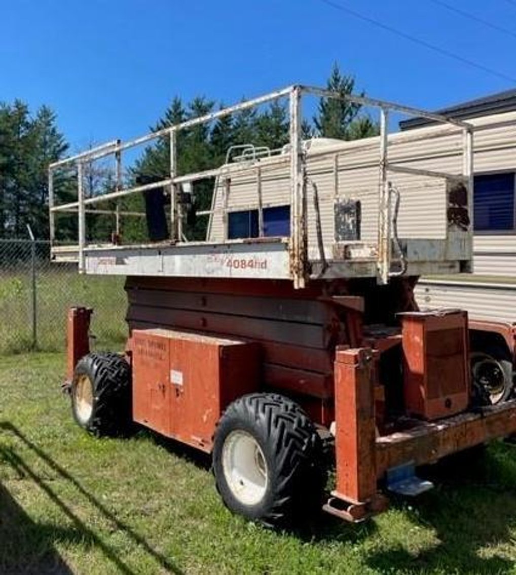 (2) Snorkel Scissor Lifts, 2014 ABU 16' Trailer, Scaffolding Frames