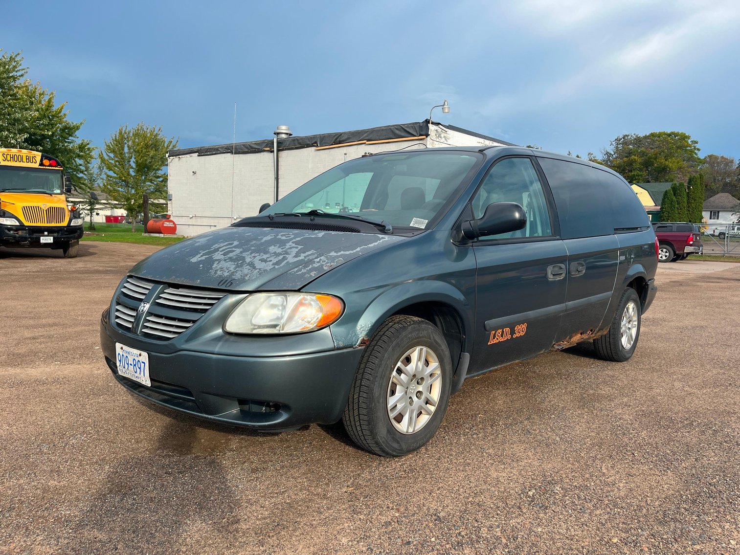 Ogilvie Public School Surplus: 2006 Dodge Grand Caravan, Lunch Tables