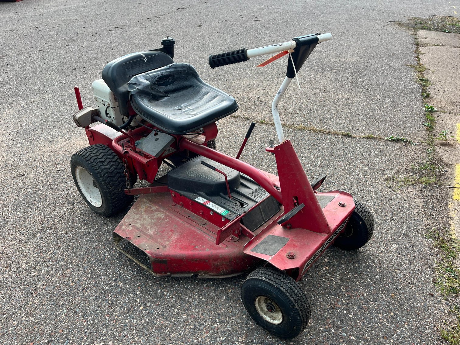 Ogilvie Public School Surplus: 2006 Dodge Grand Caravan, Lunch Tables