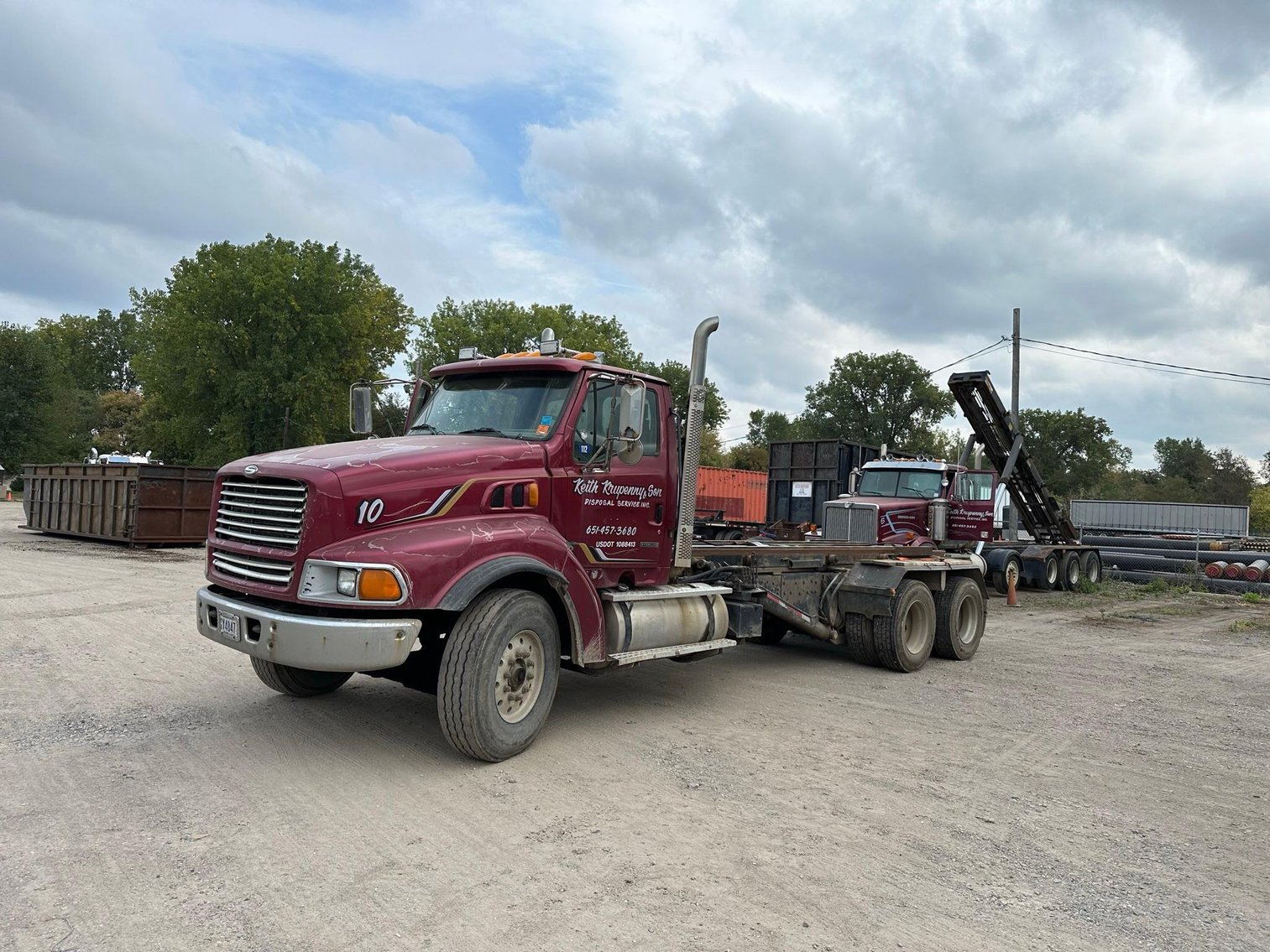 Roll Off Trucks, Boxes & 42' Roll Off Trailer