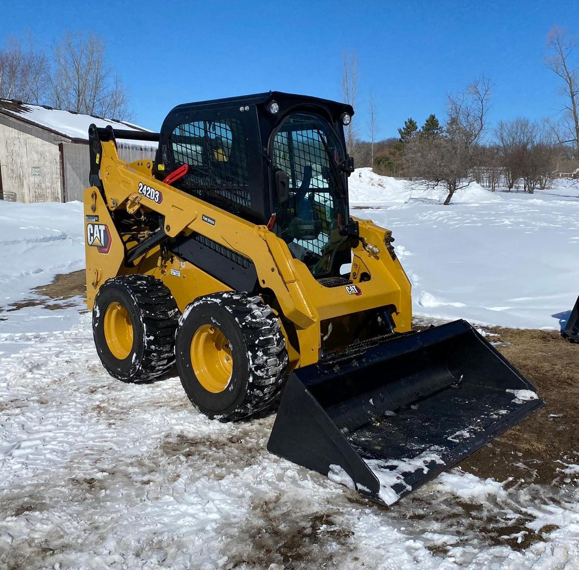 2019 Cat 242D3 Skid Loader & Attachments, 2021 PJ Dump Trailer, (2) Harley Davidson's