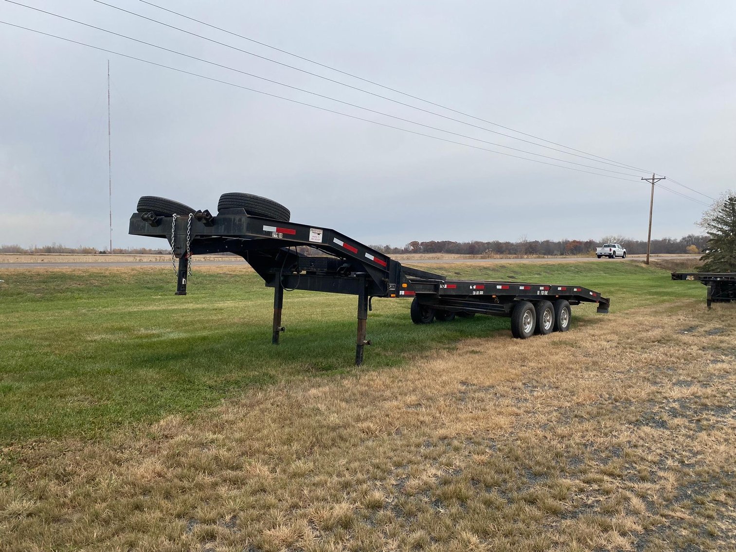 1998 Hide a Bed Gooseneck Trailer