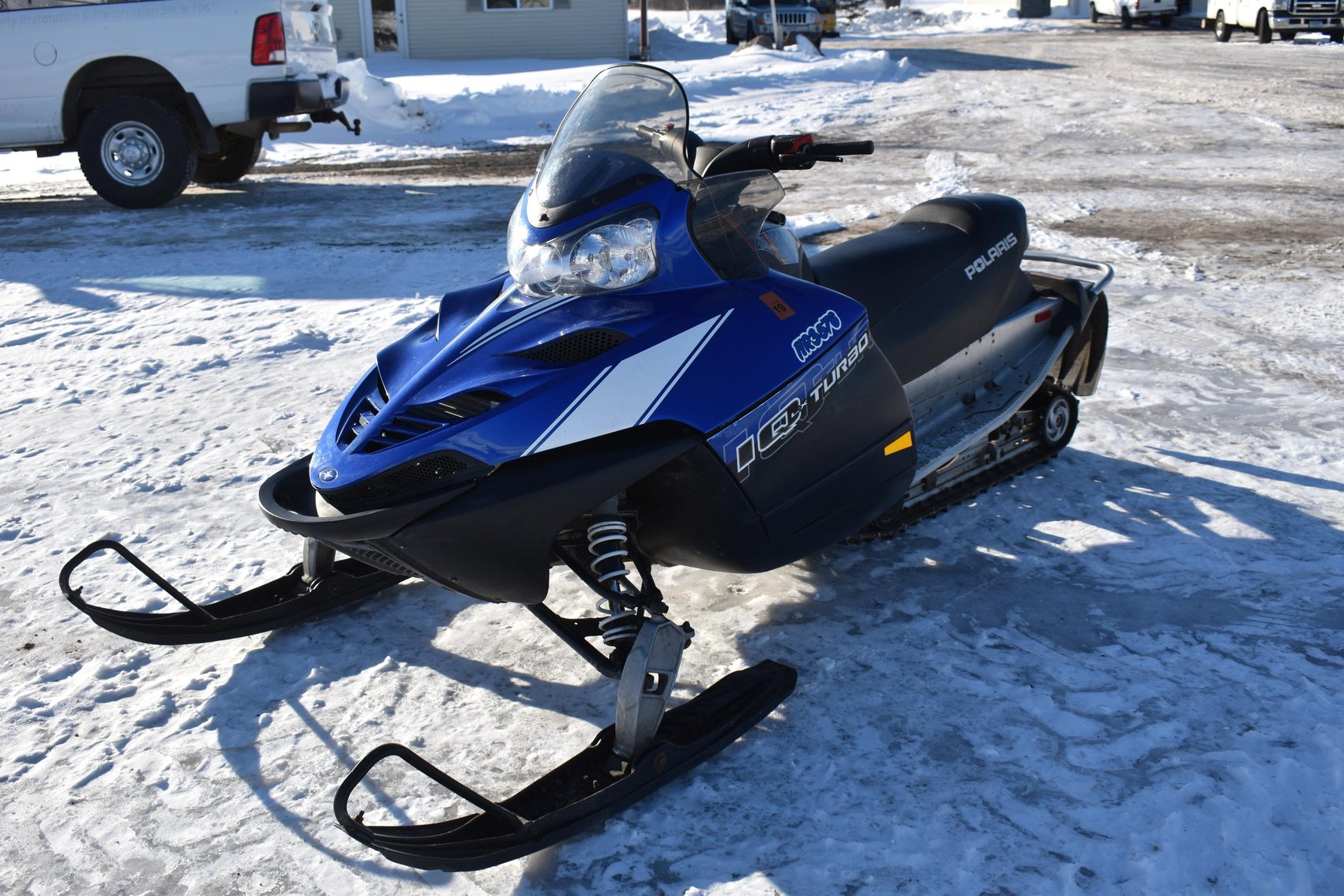 (2) Snowmobiles: 2008 Polaris IQ Turbo 750, 2006 Polaris Indy Fusion 600