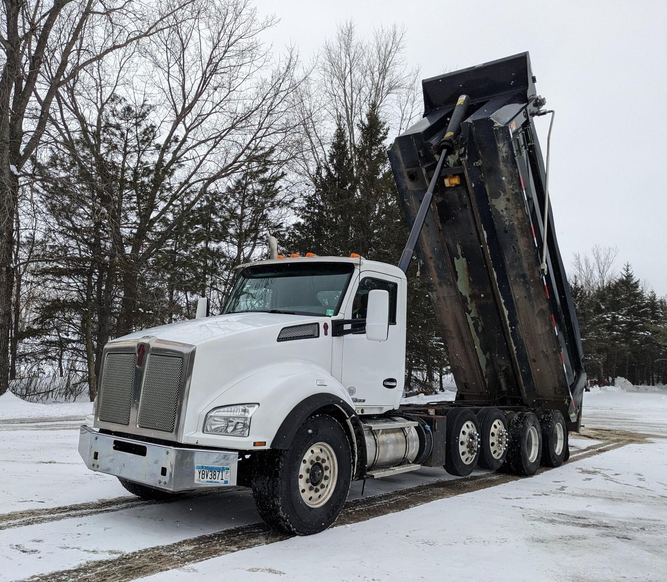 2016 & 2015 Kenworth T880 Dump Trucks &  2000 Ford F-350 XLT Super Duty