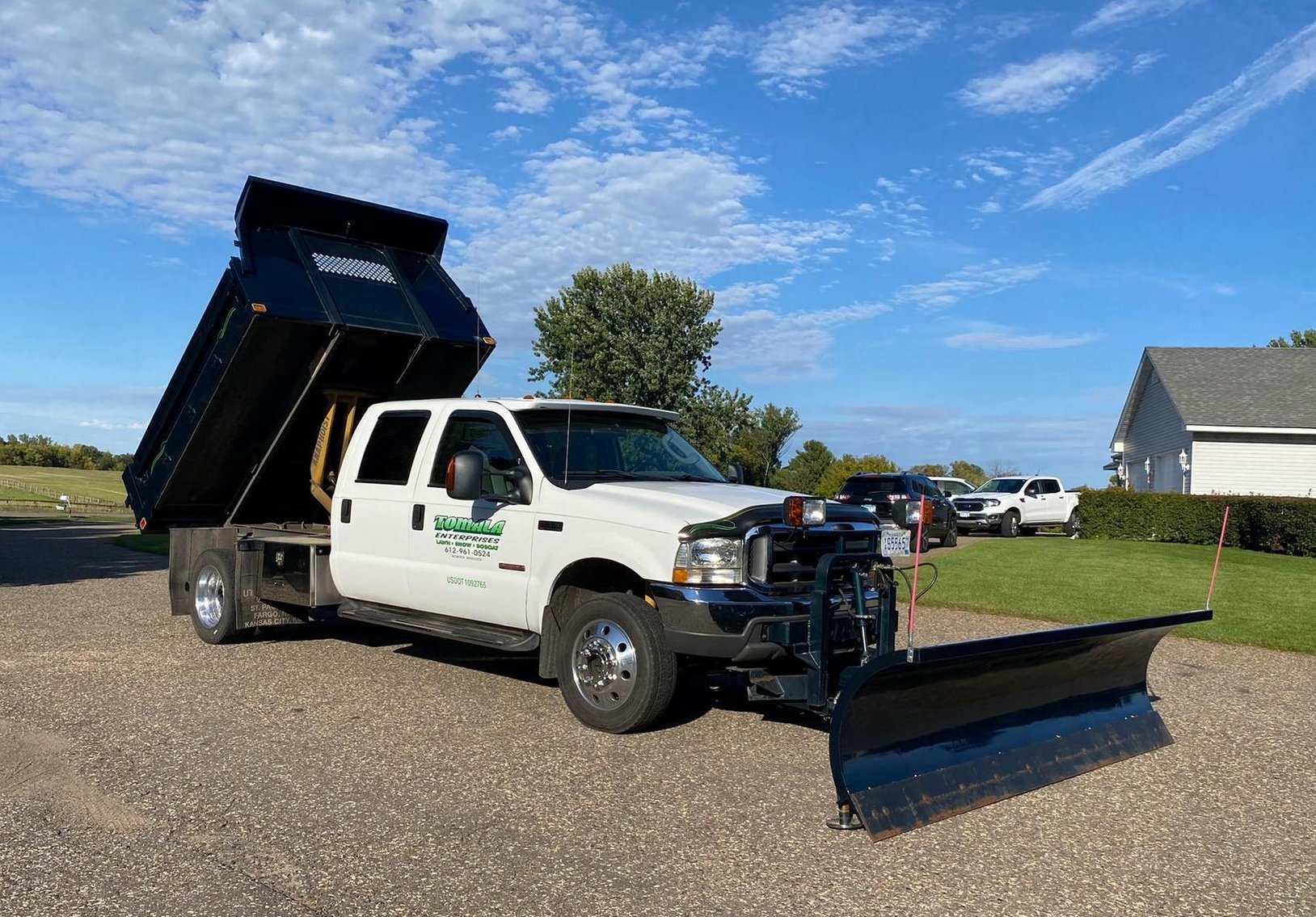 2004 Ford F-550 XLT Dump Truck With Plow