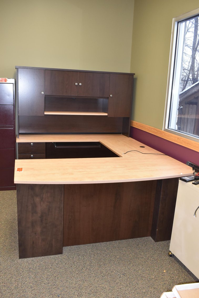 Downsizing Office Furniture & Supplies