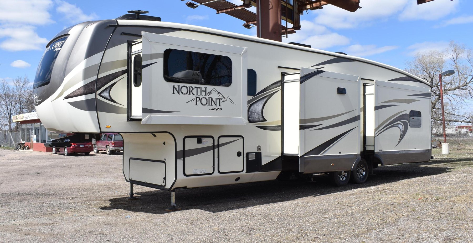 15+ Campers: Travel Trailers & 5th Wheels