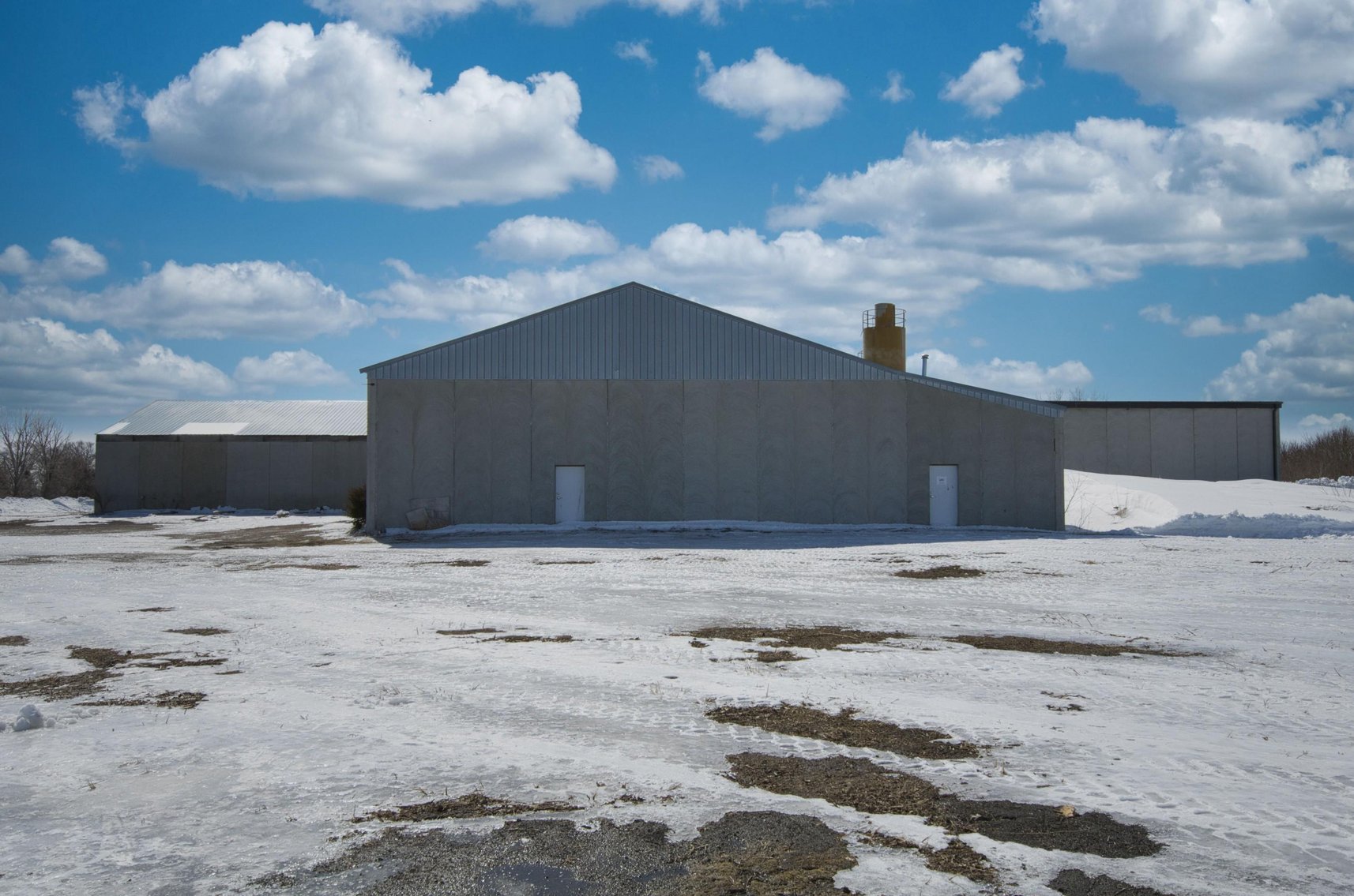 Willmar MN Commercial Building Plus House on Over 13 Acres