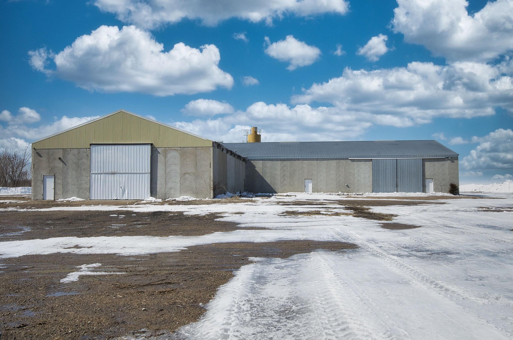 Willmar MN Commercial Building Plus House on Over 13 Acres