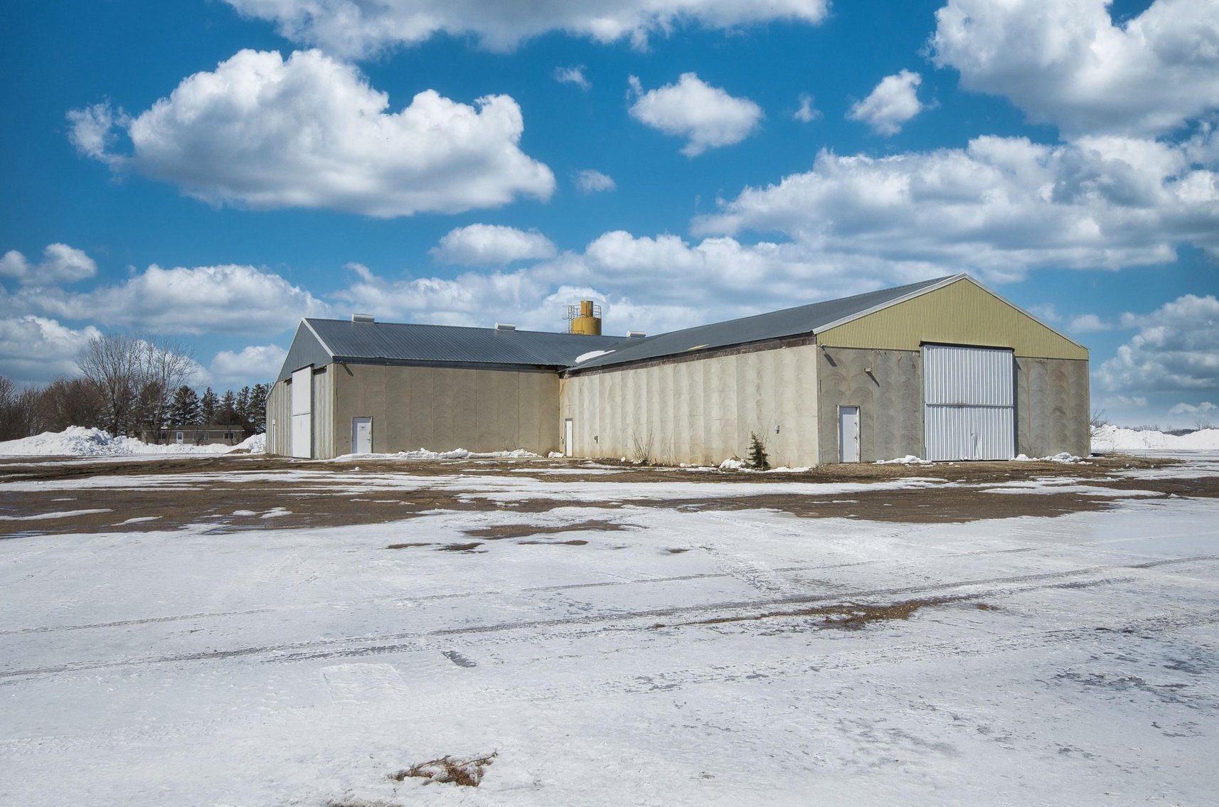 Willmar MN Commercial Building Plus House on Over 13 Acres