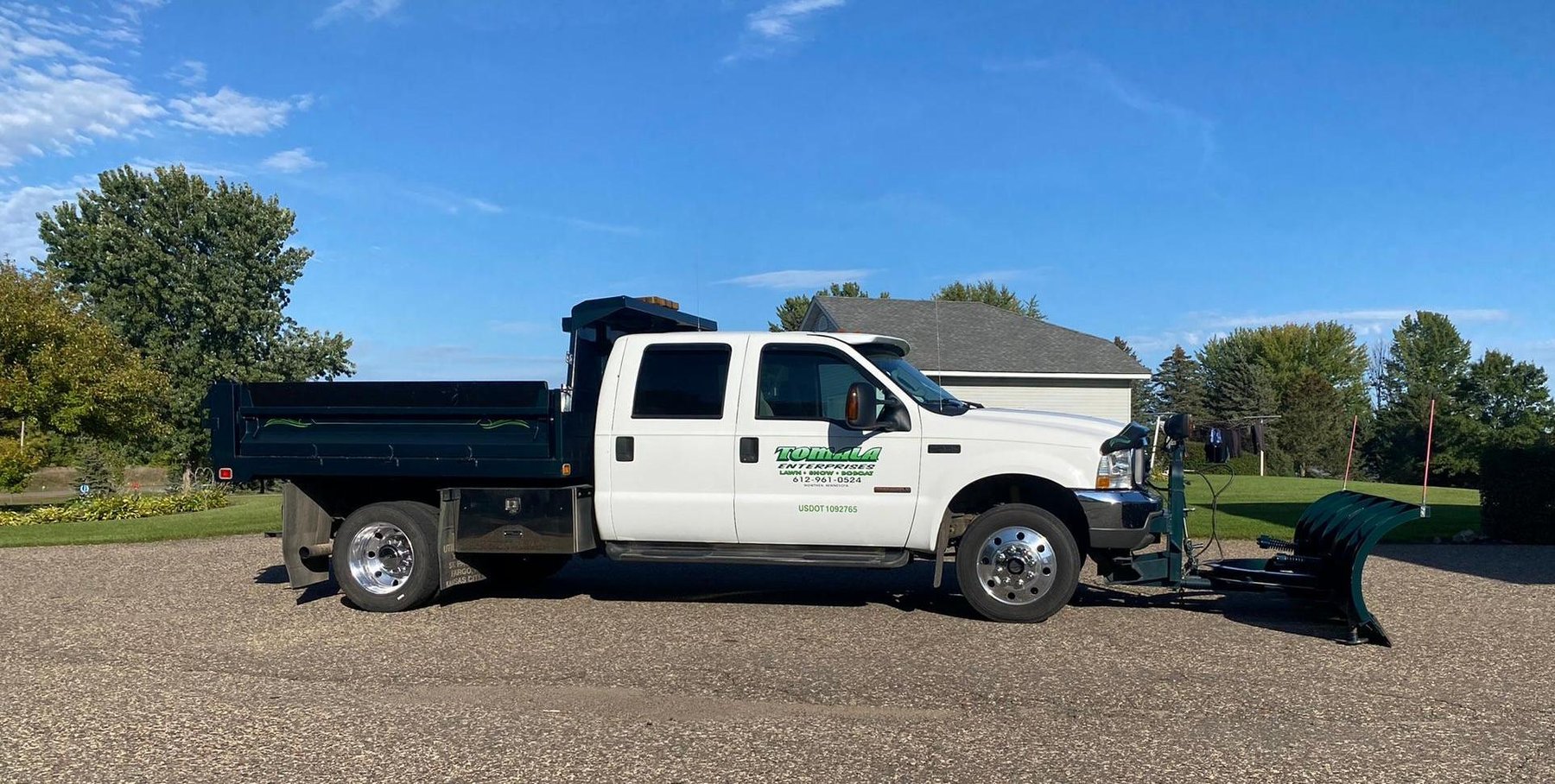 2004 Ford F-550 XLT Dump Truck With Plow