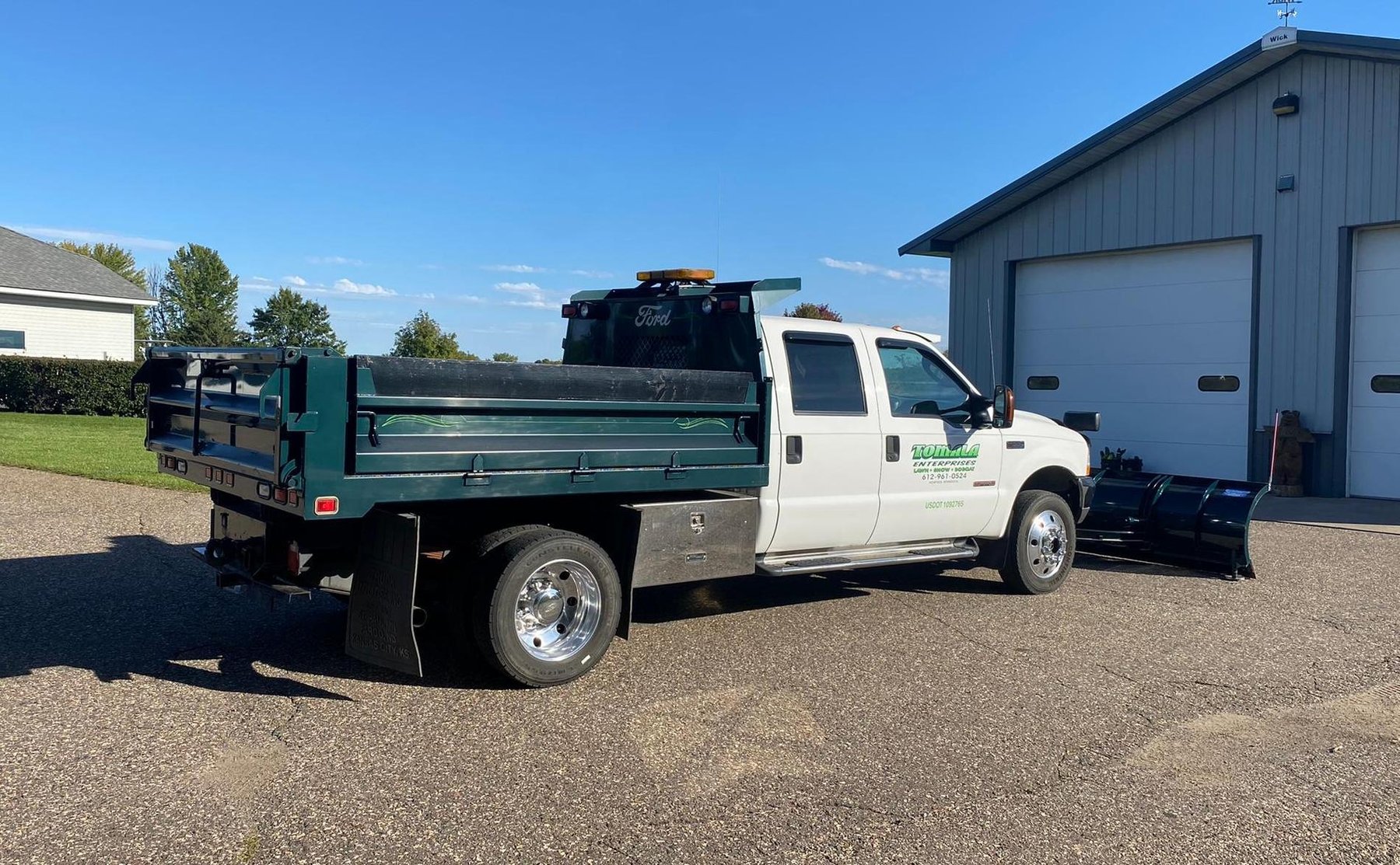 2004 Ford F-550 XLT Dump Truck With Plow