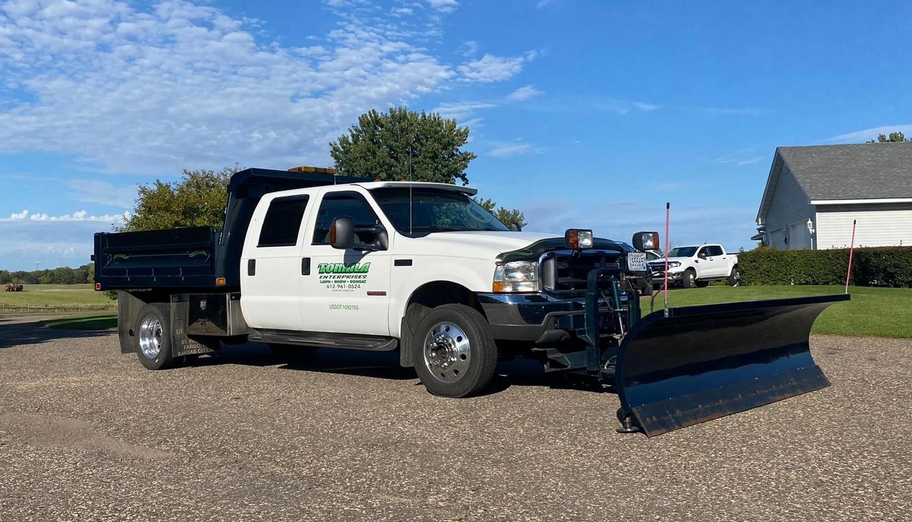 2004 Ford F-550 XLT Dump Truck With Plow