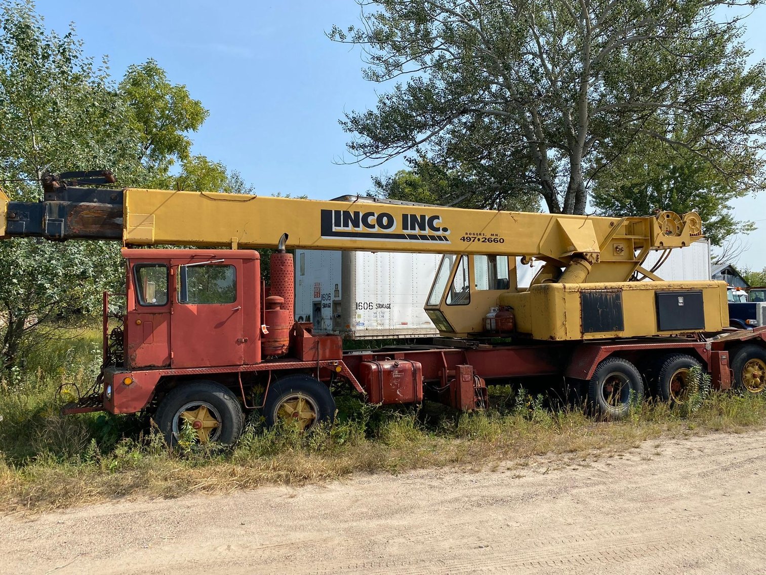 Hendrickson Pettibone Crane Truck