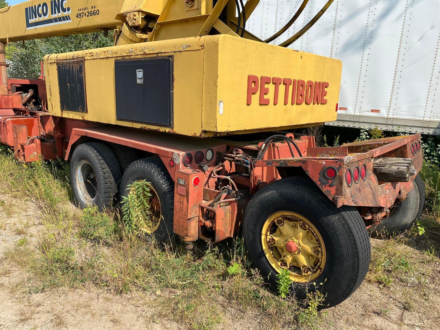 Hendrickson Pettibone Crane Truck