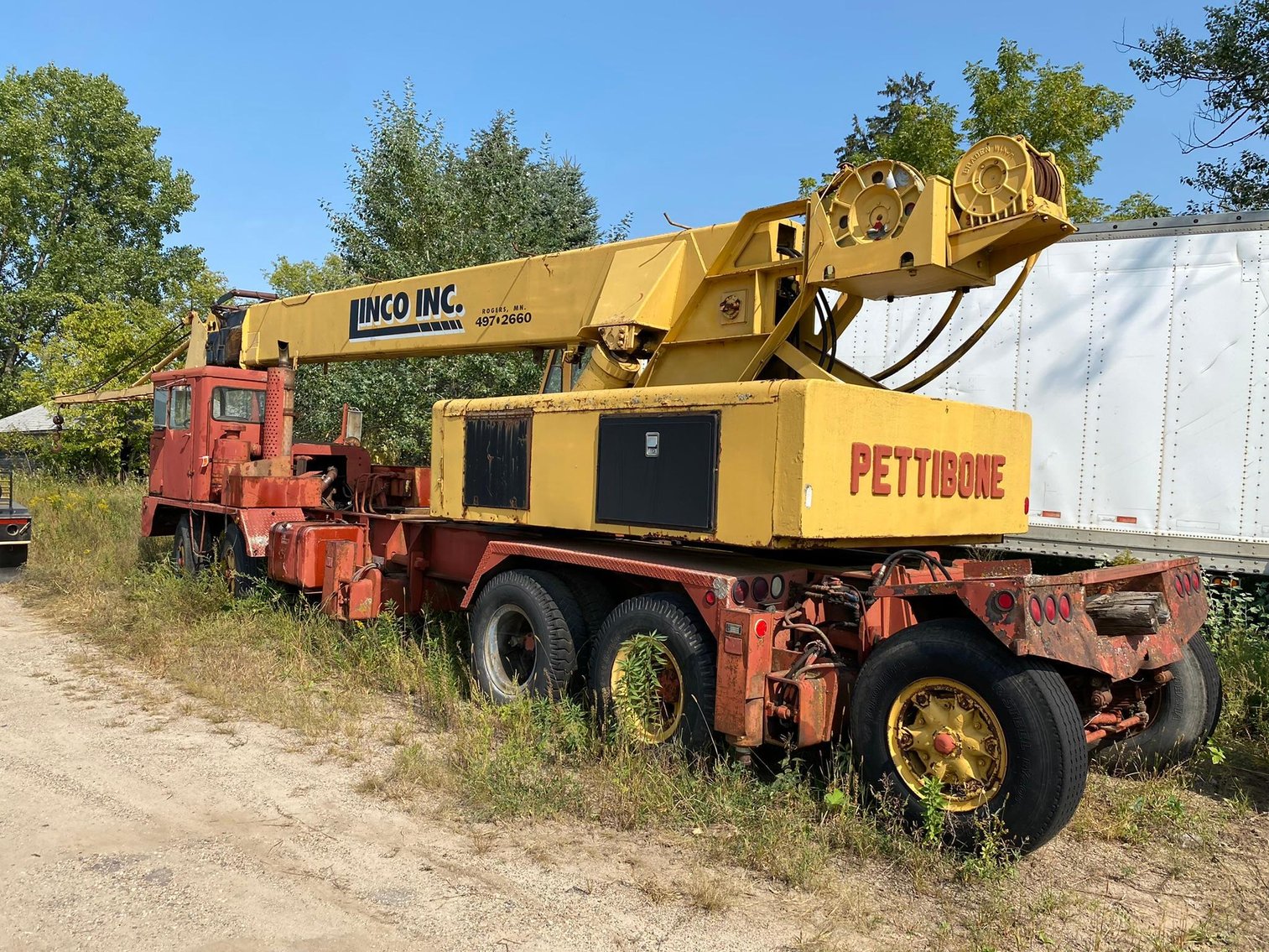 Hendrickson Pettibone Crane Truck