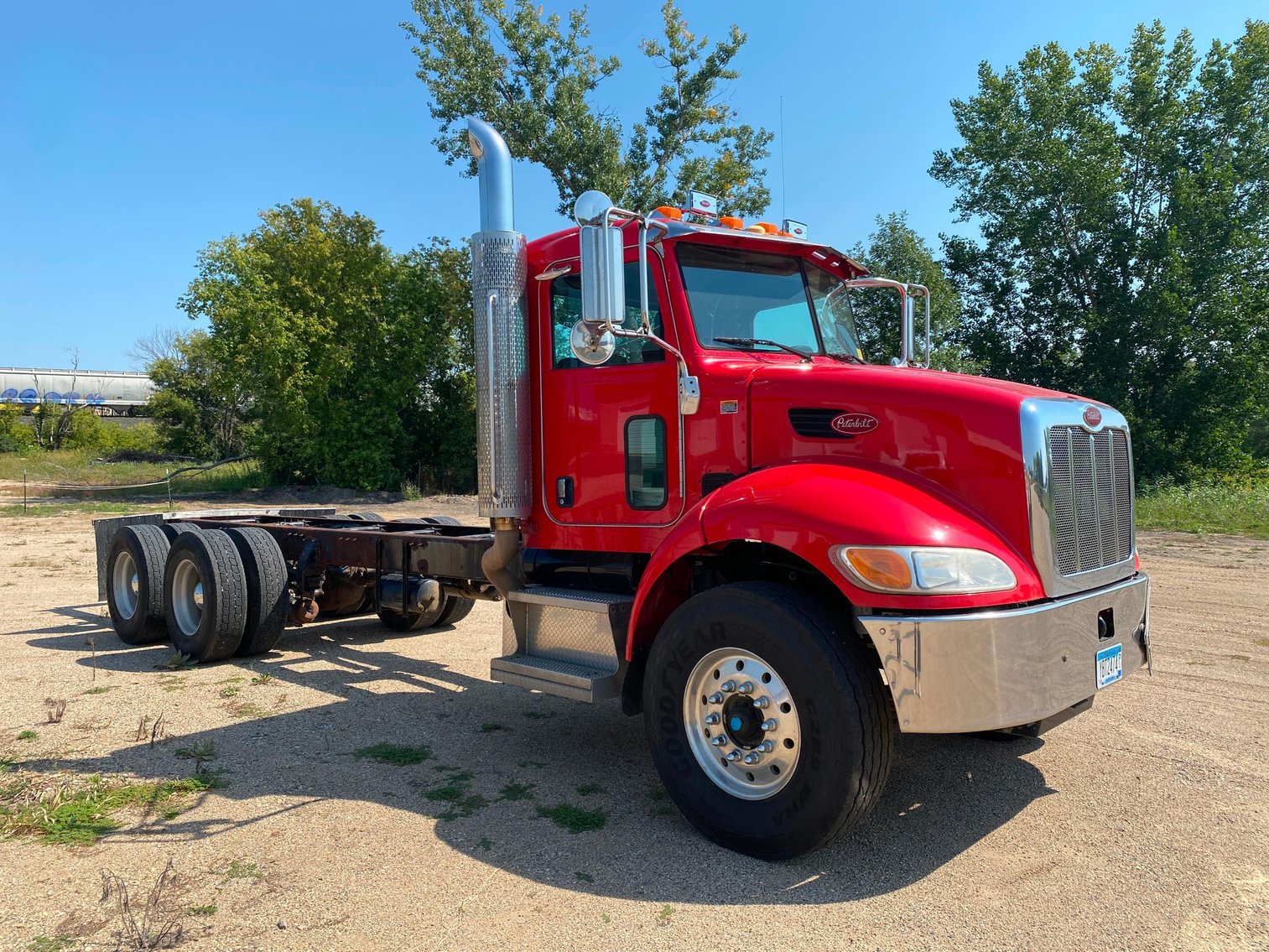 2010 Peterbilt 340 Cab & Chassis,Can-Am Outlander Max LTD, JD 757 Zero Turn