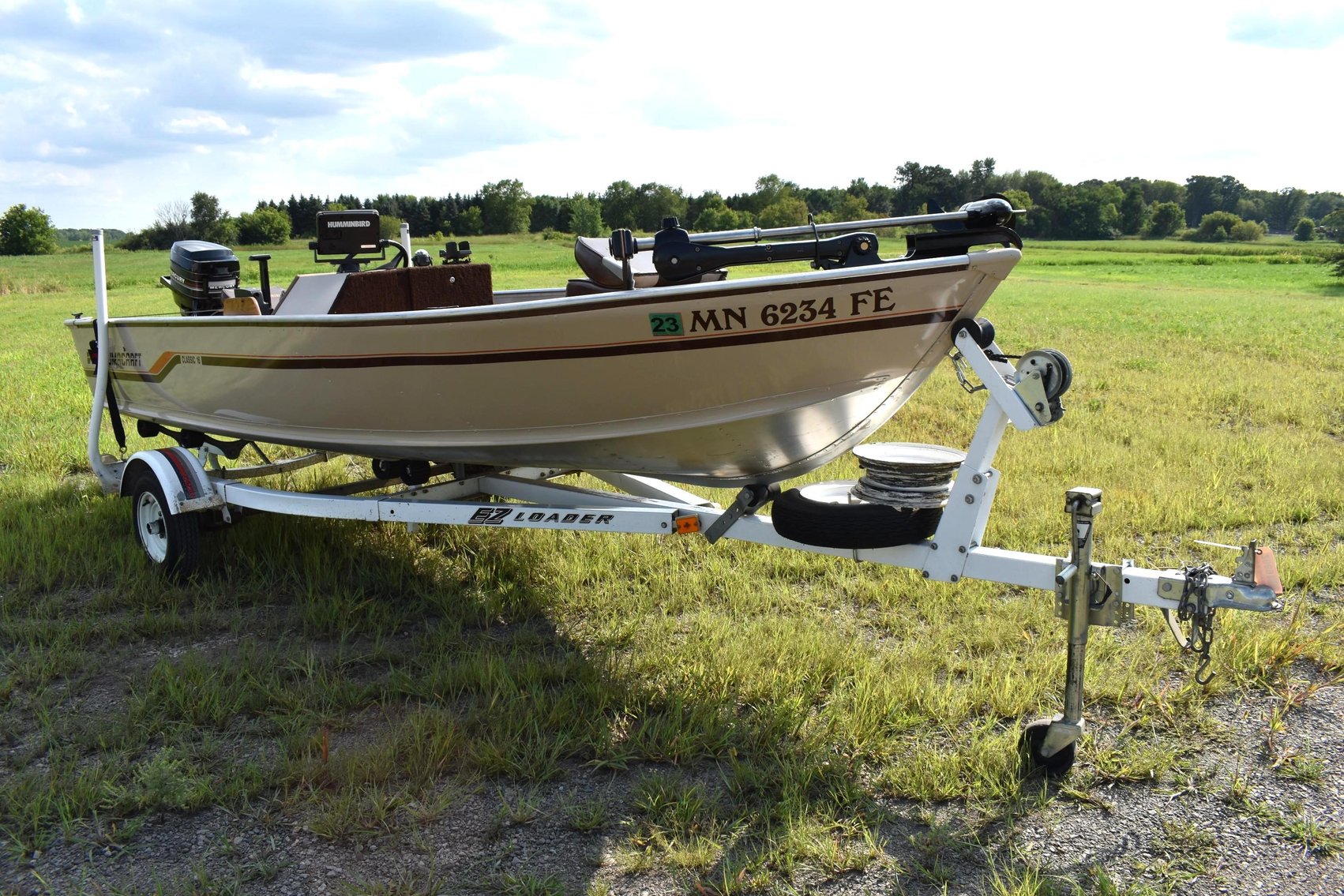 1987 Alumacraft Classic 16' Fishing Boat & 1987 EZ Loader Roller Trailer