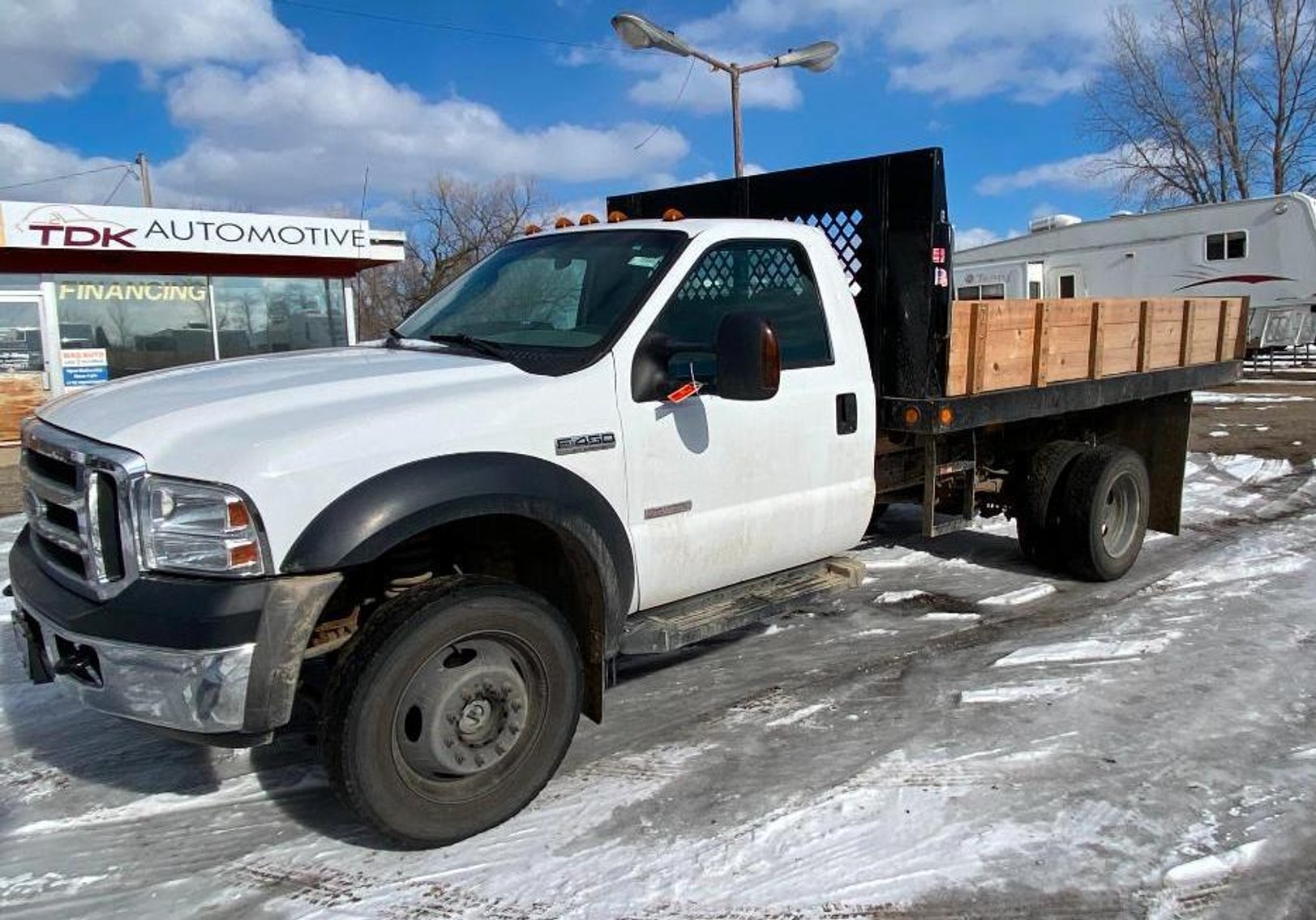 2006 Ford F-450 4X4 Diesel Automatic With 12' 4