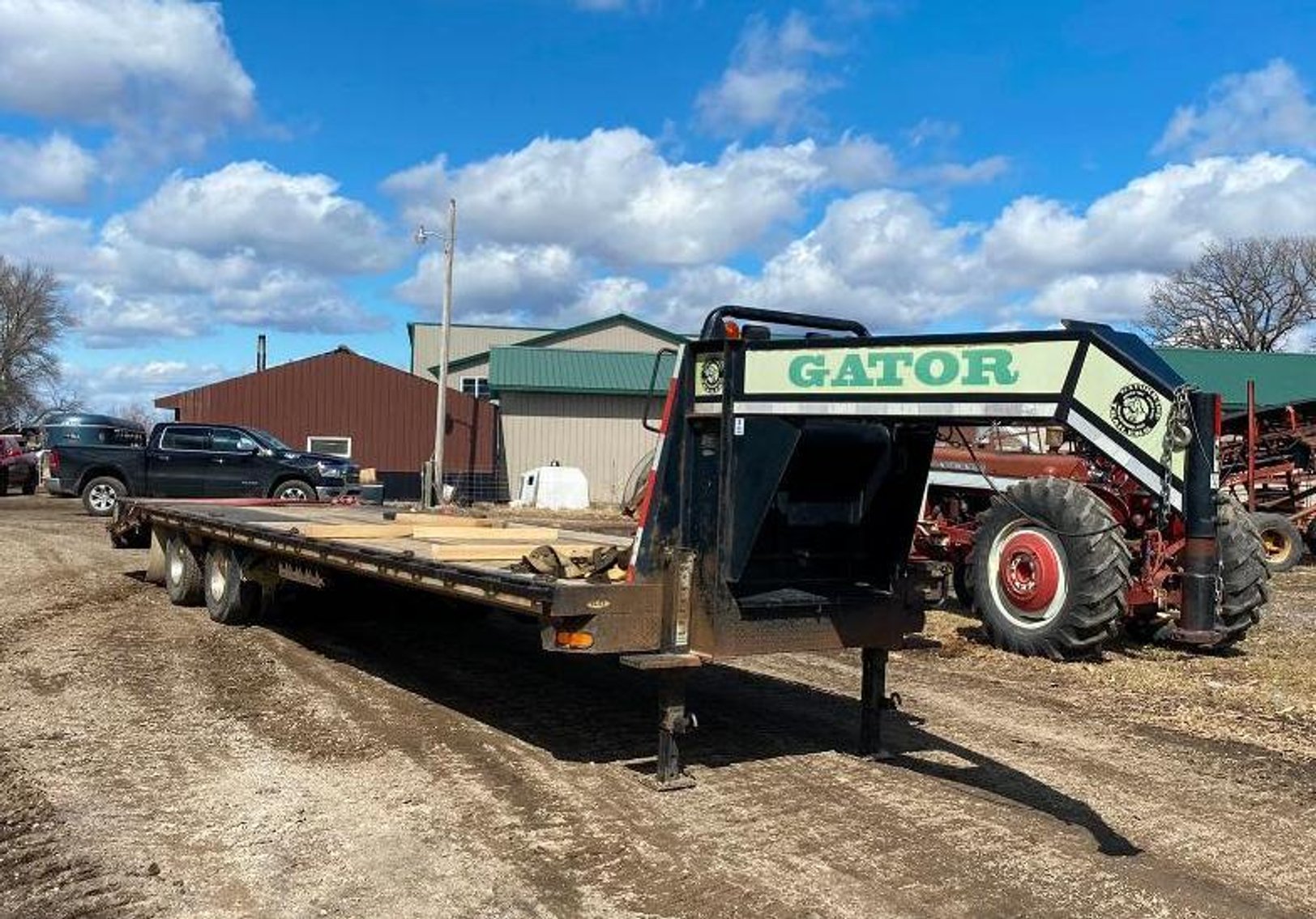 2013 Gator 30' 5th Wheel & Hay Equipment