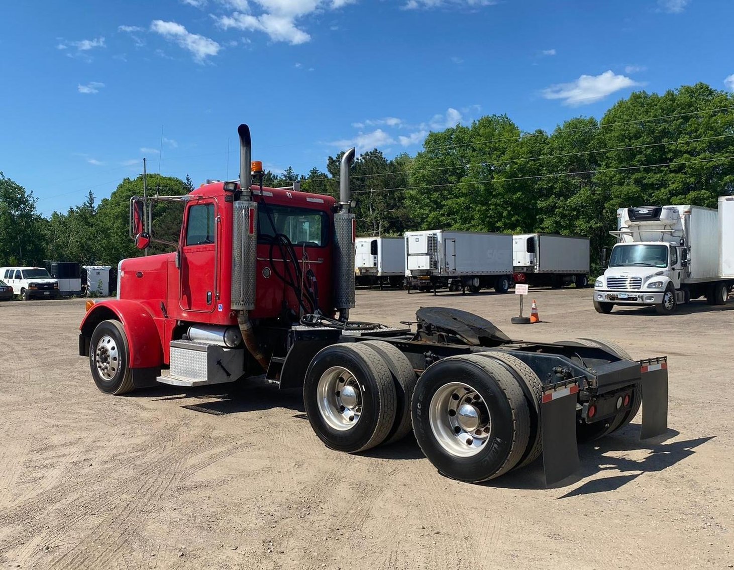 2006 Peterbilt 379 Day Cab Semi With Wet Kit