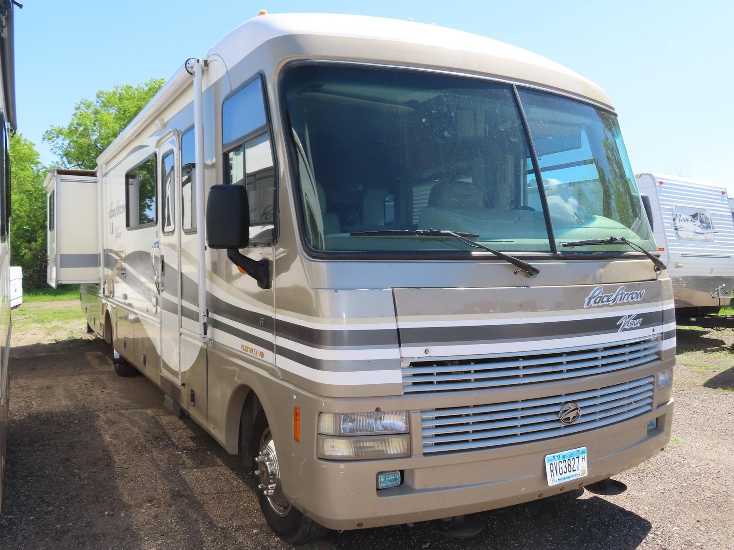 2000 Pace Arrow Vision 362 36' Motorhome