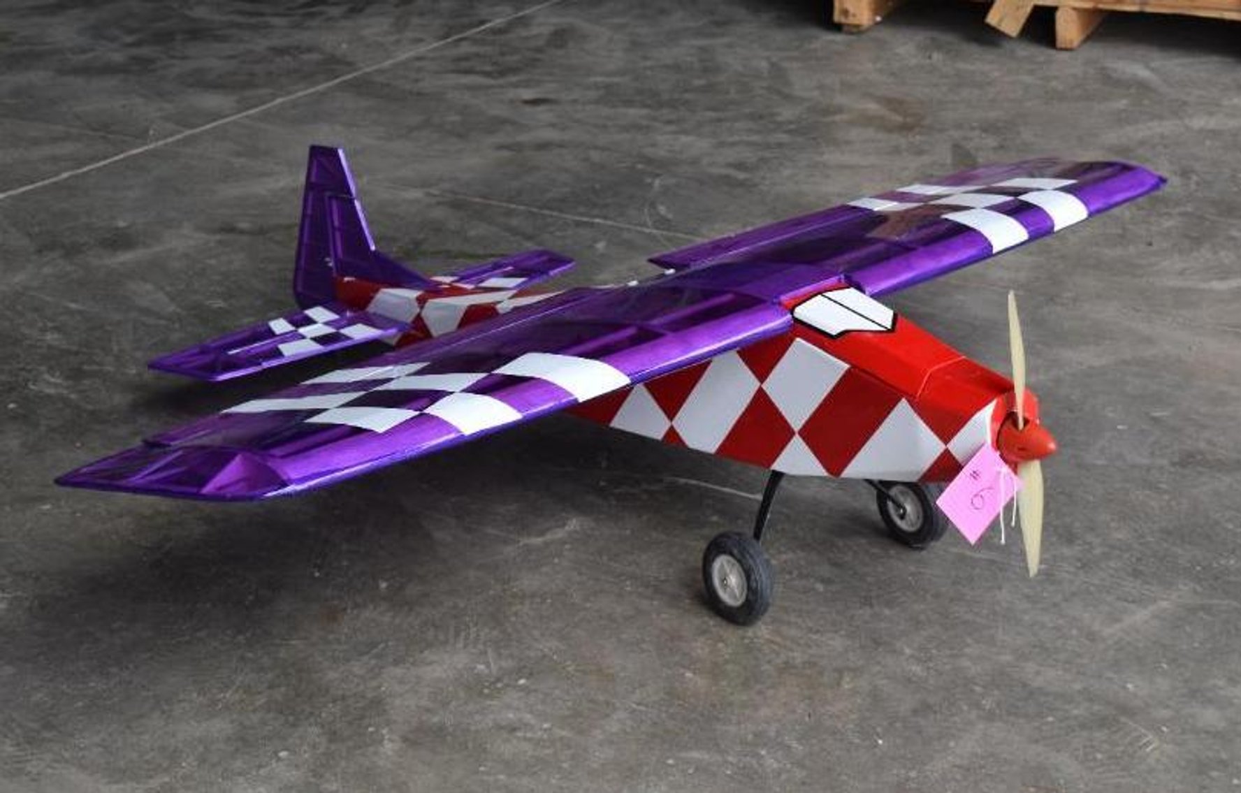 (9) RC Airplanes