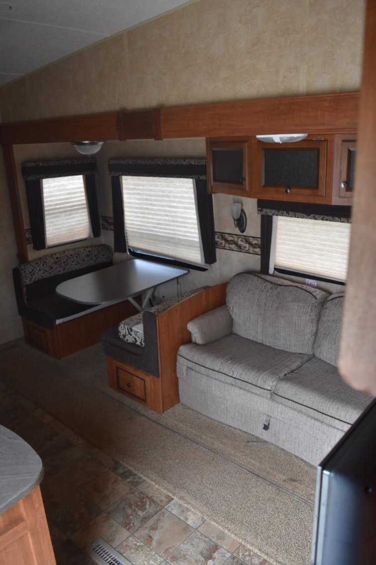 2012 Eagle By Jayco 35' 5th Wheel Camper