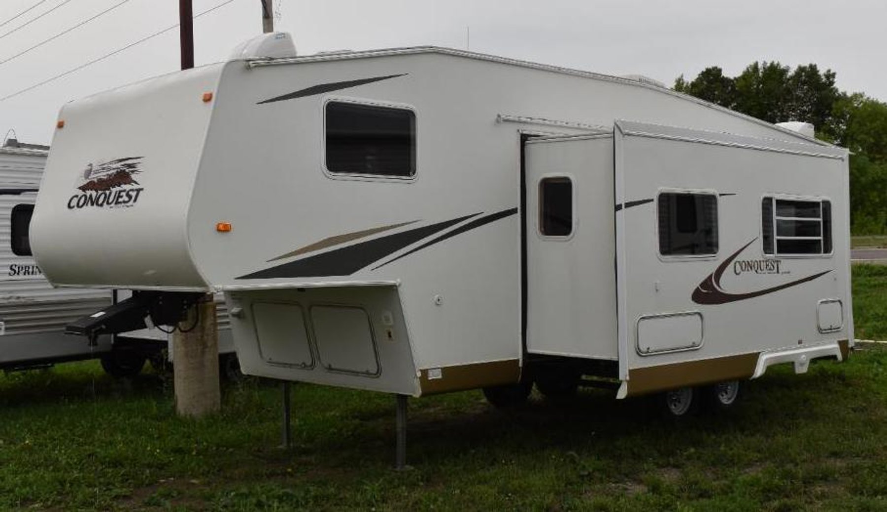 (11) Units: (1) Motorhome, (7) Travel Trailers, (3) 5th Wheels