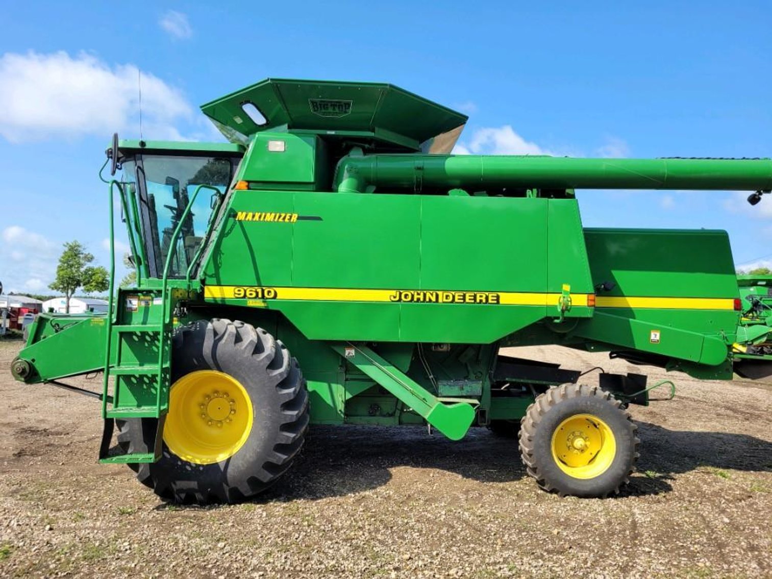 John Deere 9610 Maximizer Combine