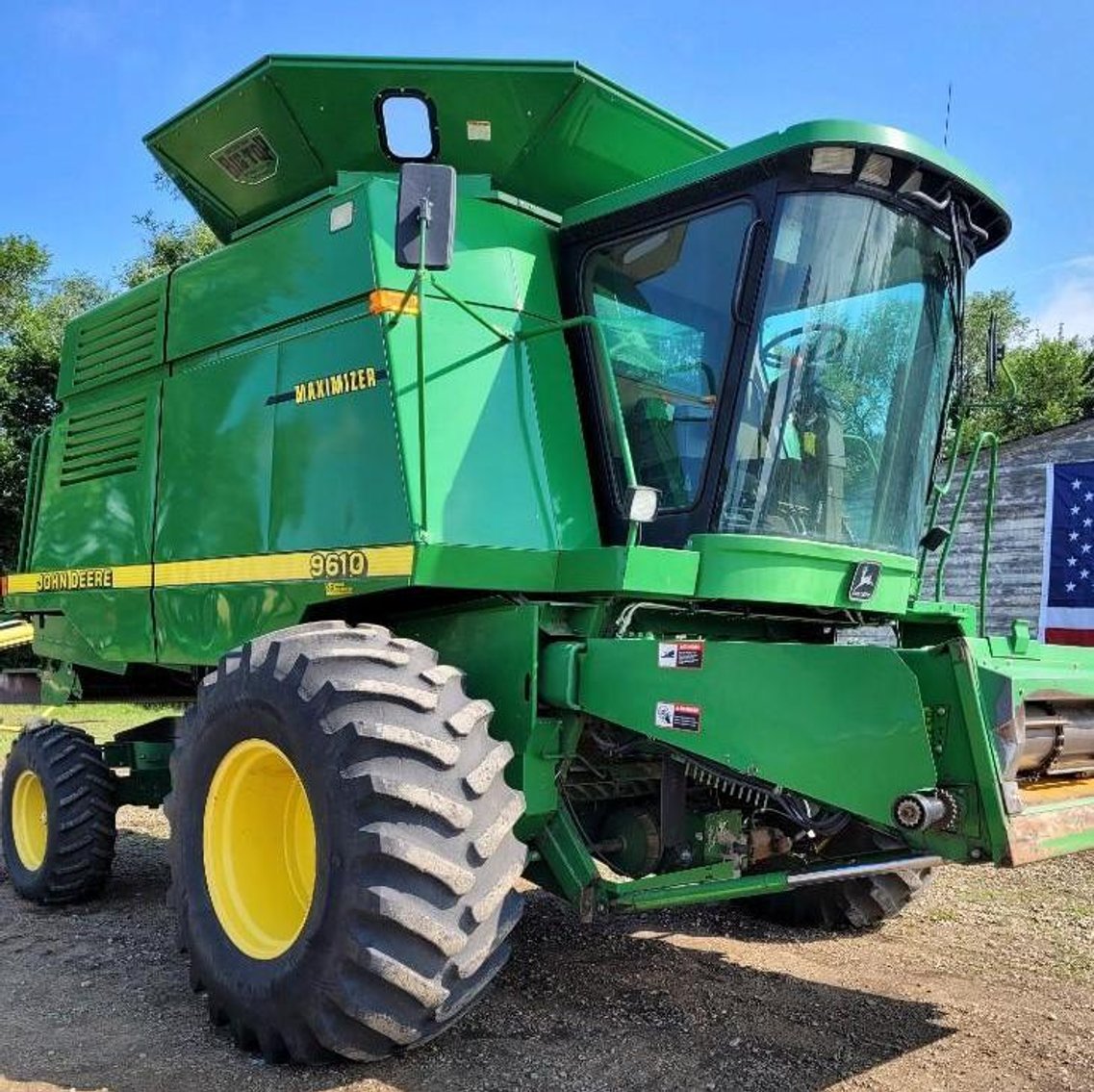 John Deere 9610 Maximizer Combine