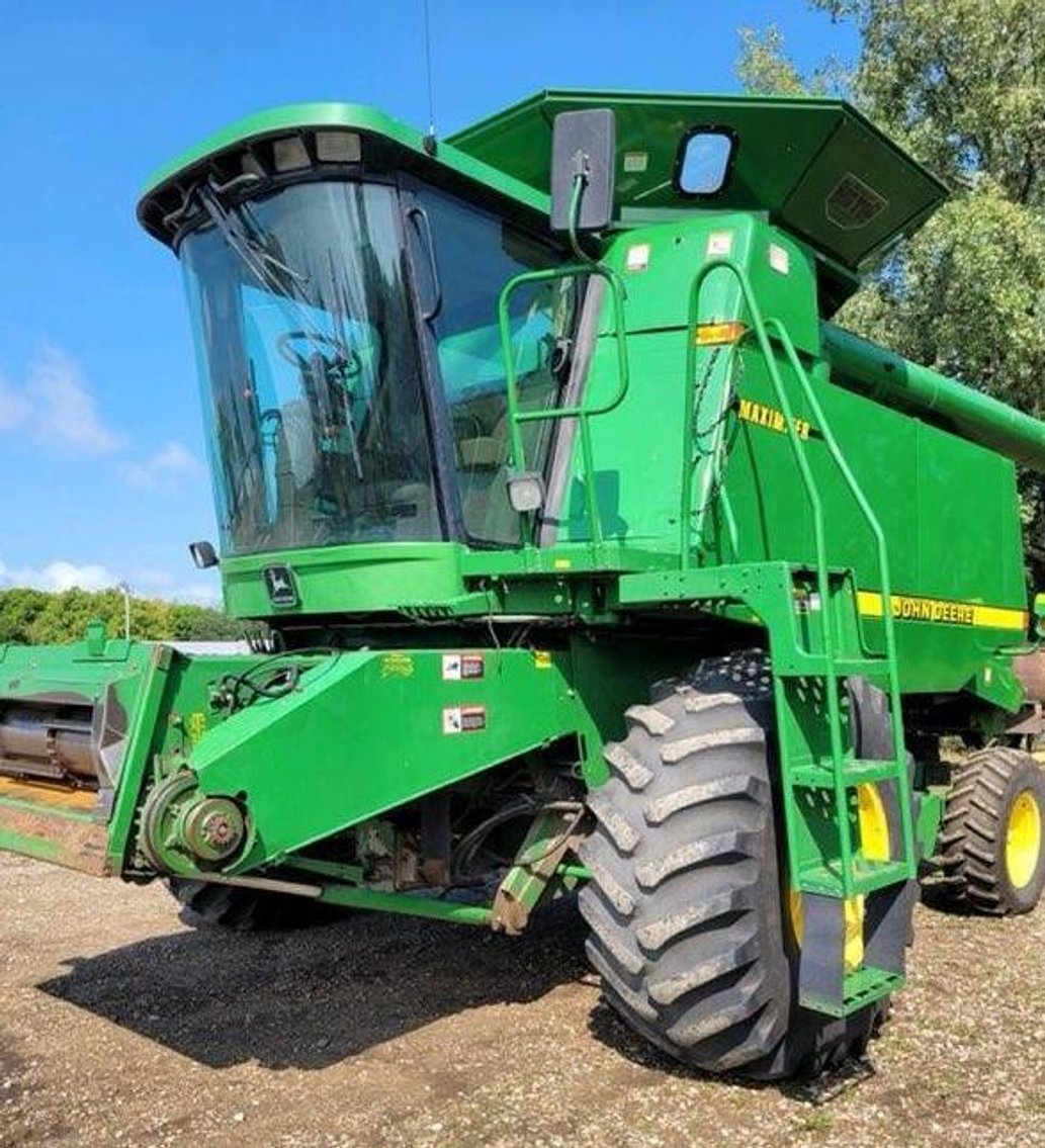 John Deere 9610 Maximizer Combine