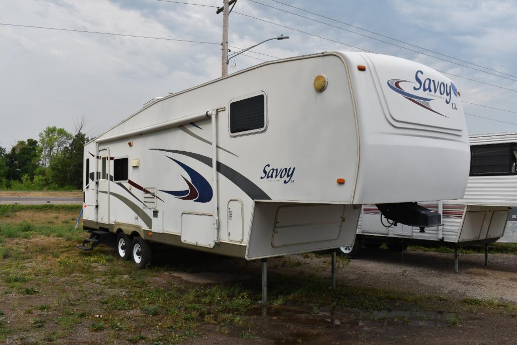 13 Units: (3) 5th Wheels & (10) Travel Trailers