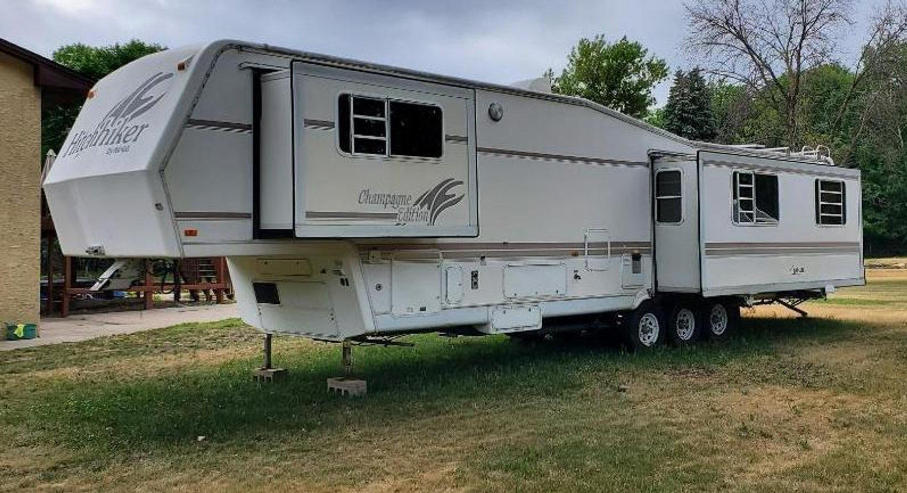 1994 Hitchhiker 5th Wheel Camper