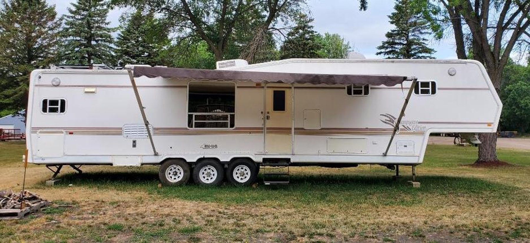 1994 Hitchhiker 5th Wheel Camper