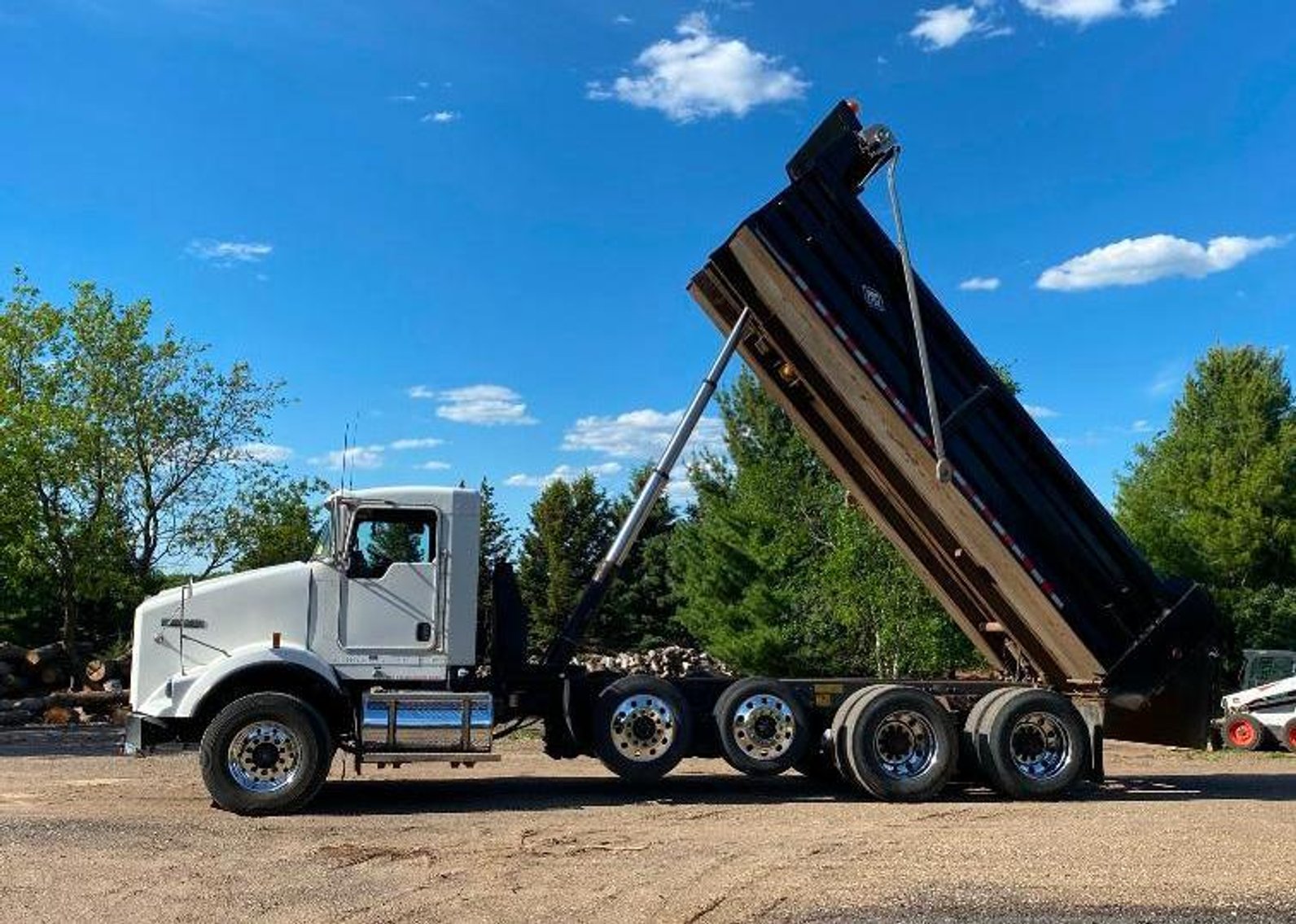 2012 Kenworth T800 Quad Axle Dump Truck