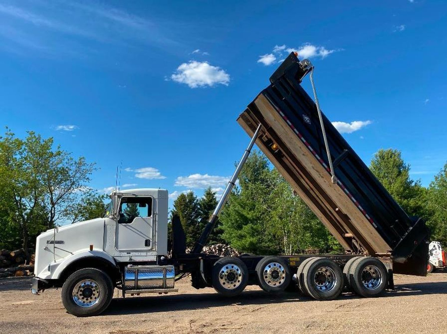 2012 Kenworth T800 Quad Axle Dump Truck