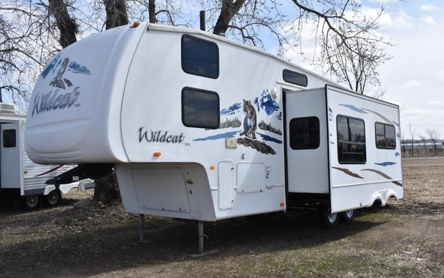 14 Units: (1) Motorhome, (2) 5th Wheels & (11) Travel Trailers