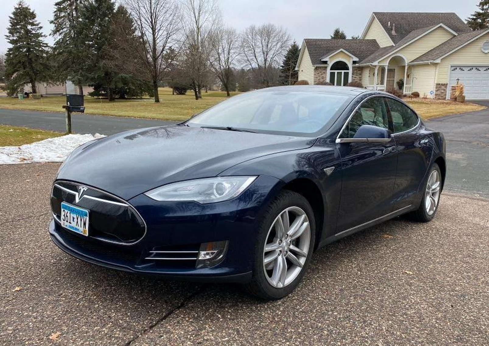 2013 Tesla Model S & 2013 Dodge Ram 2500 Big Horn Cummins Diesel