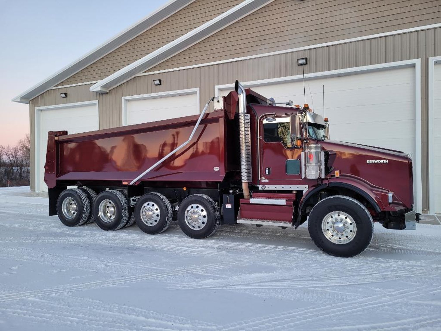 2020 Kenworth T800 Quad Axle Dump Truck