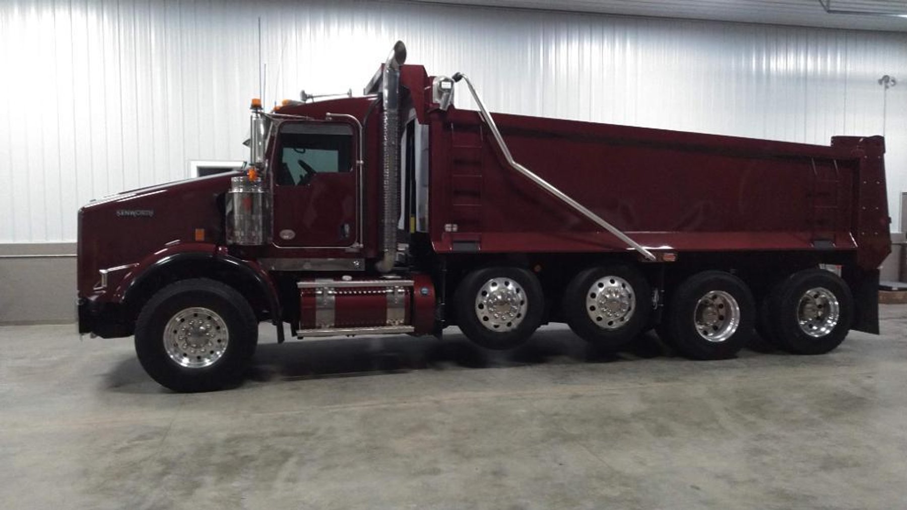 2020 Kenworth T800 Quad Axle Dump Truck