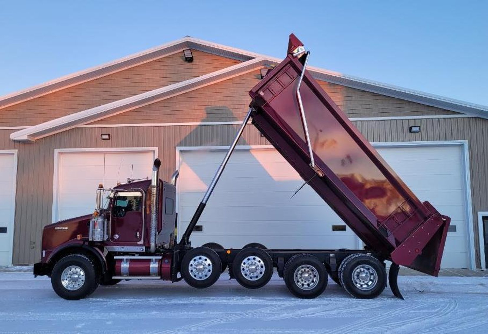 2020 Kenworth T800 Quad Axle Dump Truck