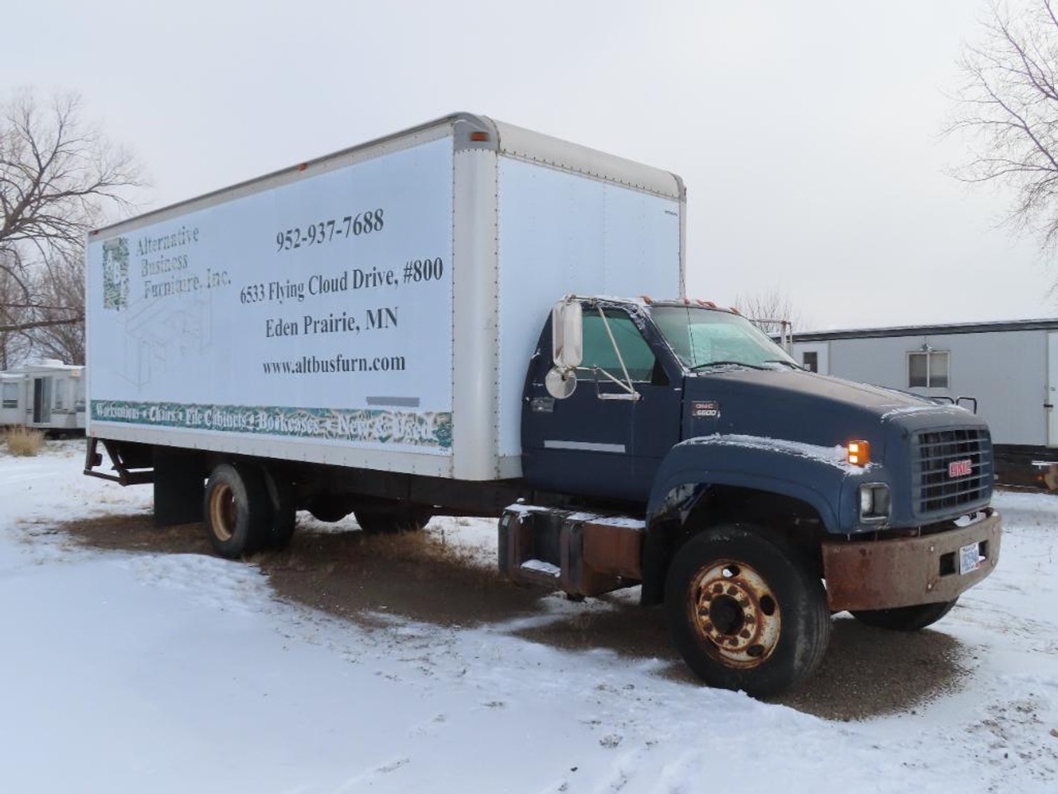 2001 GMC 6500 25' Box Truck With Lifegate