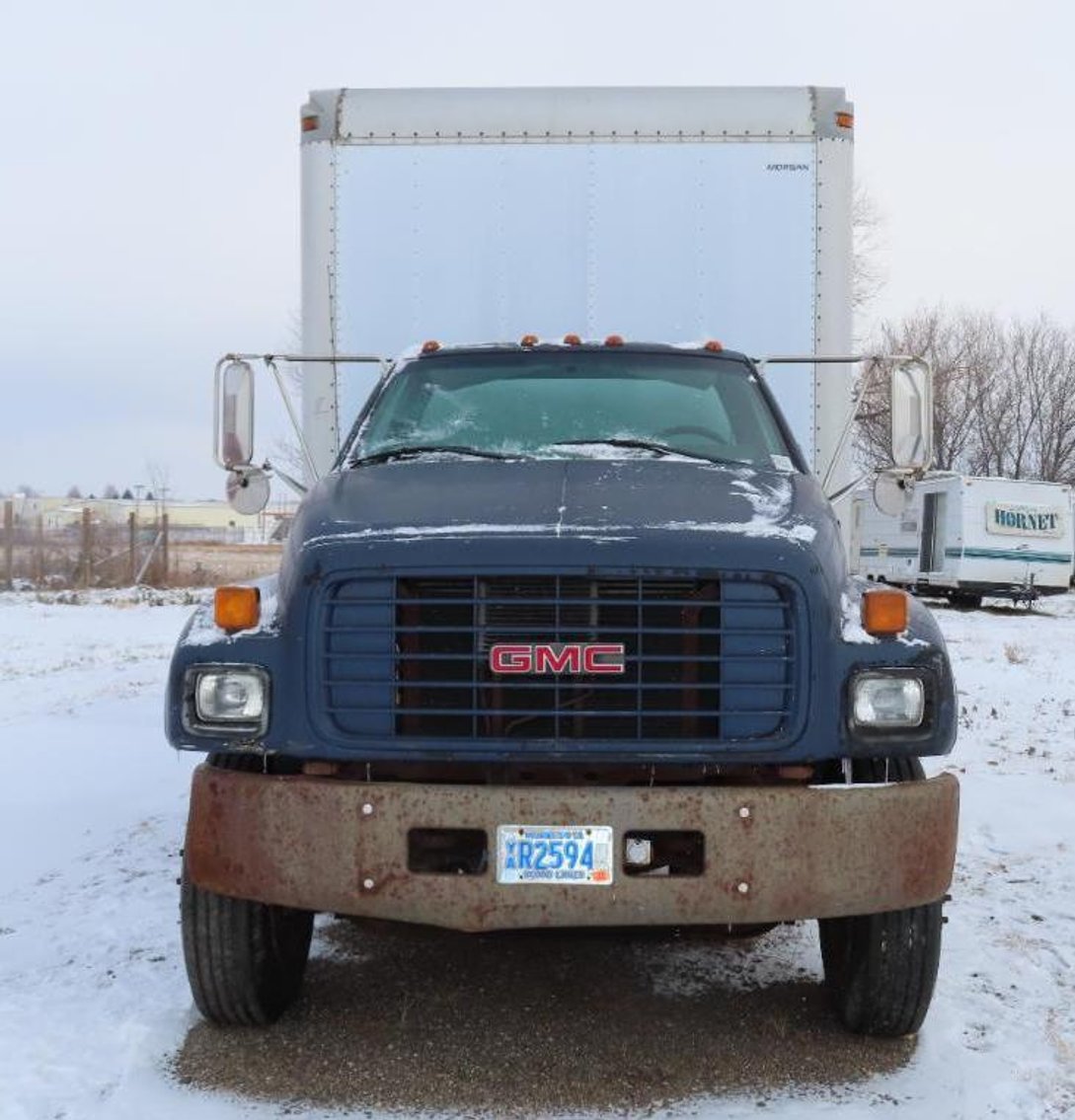 2001 GMC 6500 25' Box Truck With Lifegate