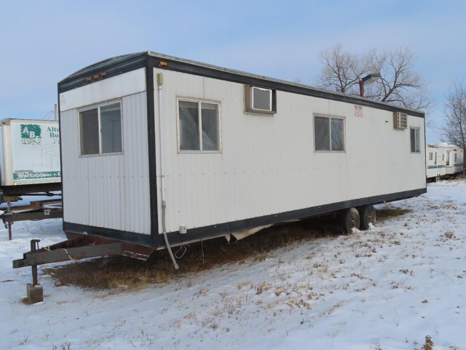 Commercial Structure 33' Job Site Trailer With Steps