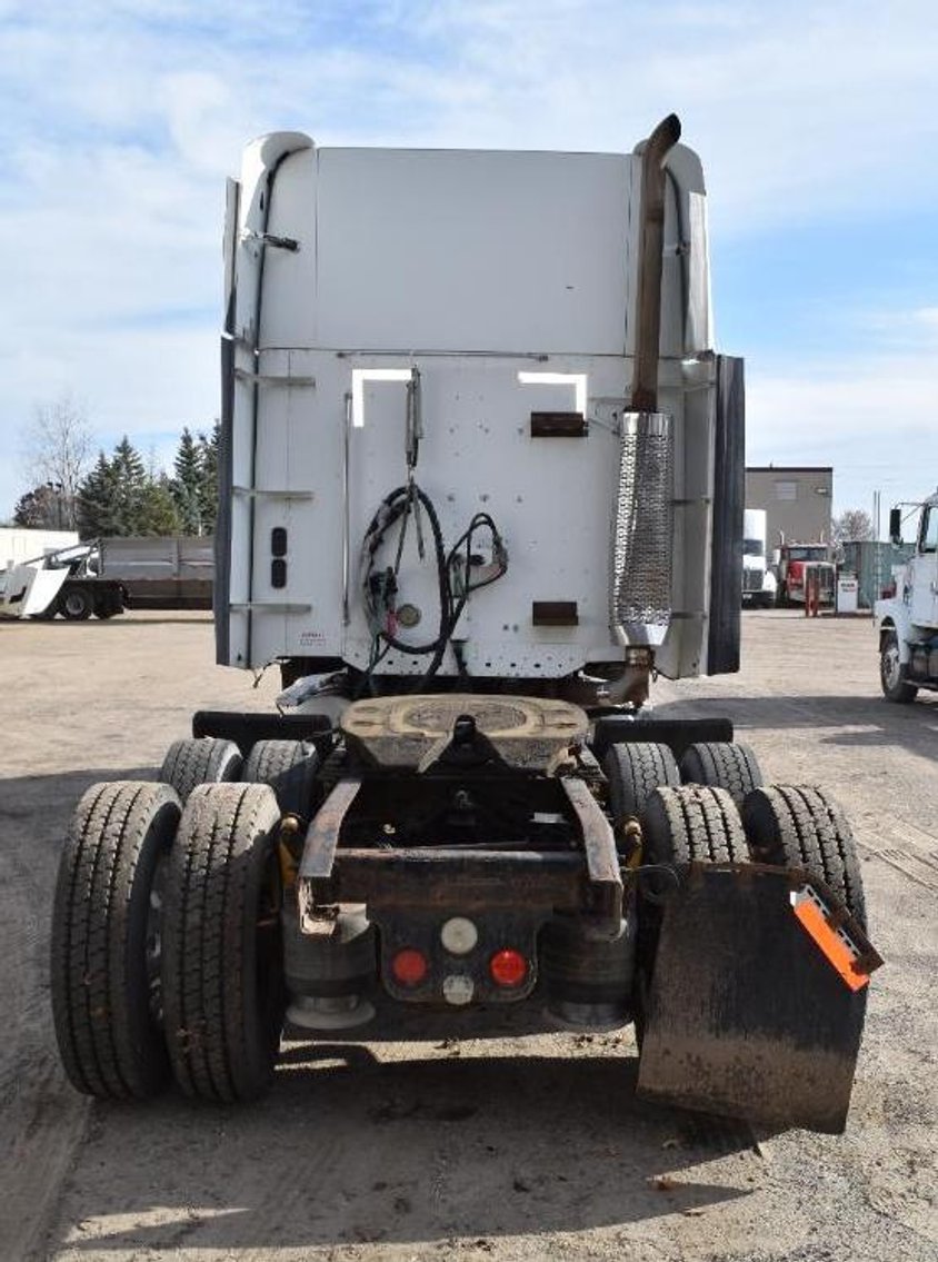 2006 Freightliner Century Class Semi With Sleeper