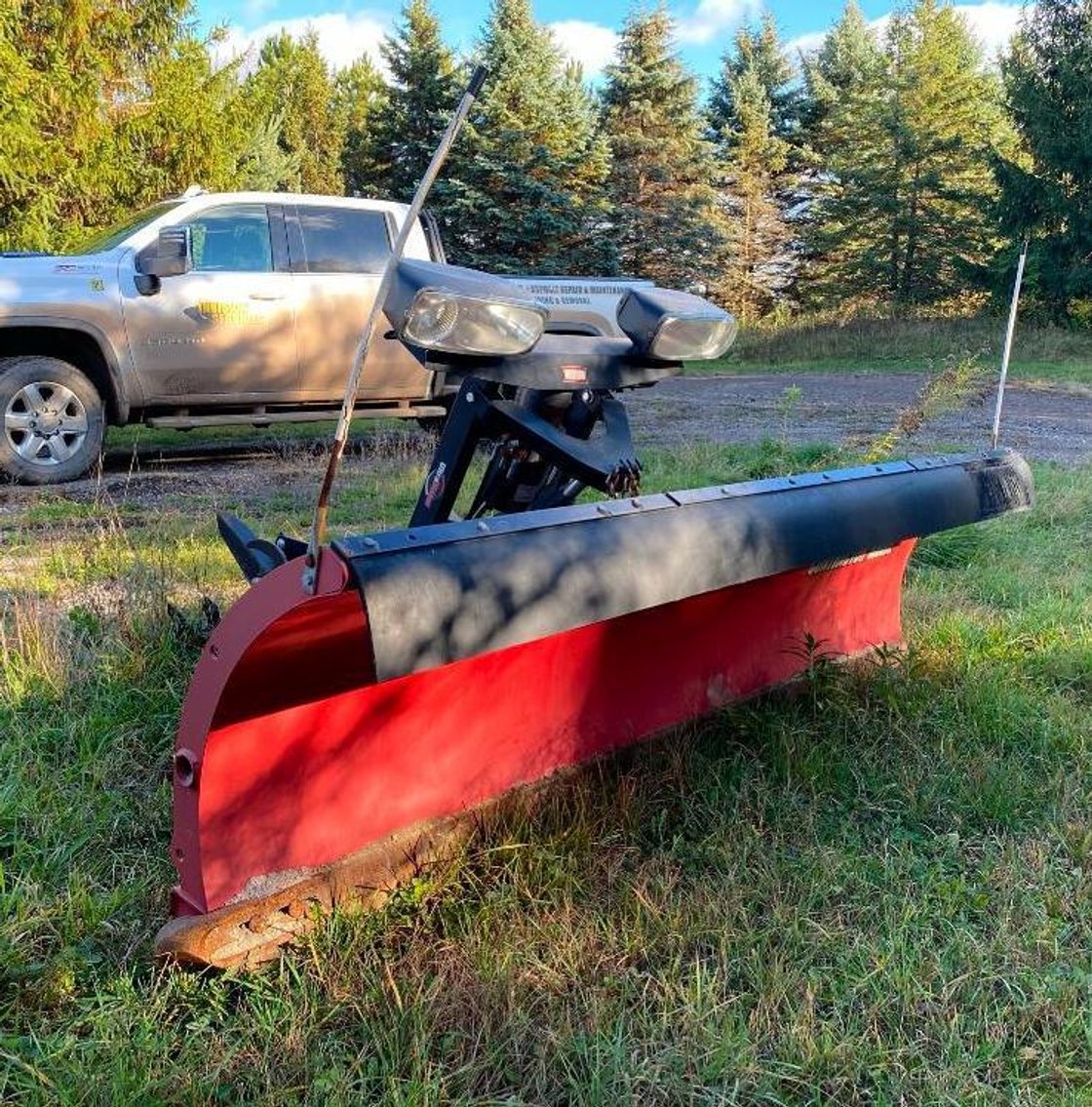 2000 Towmaster T-50 Deck Over Trailer, Snowplows, 37 Ton Wood Splitter