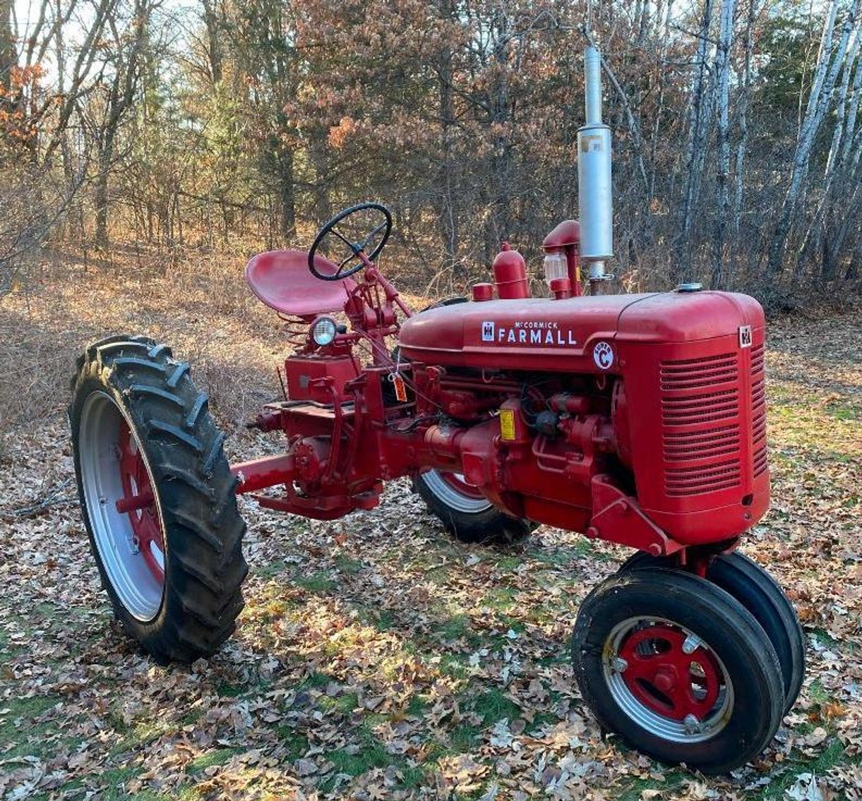 Ray & Barb Mudrick Estate: Tractors, Collector Vehicles, Tools & Parts