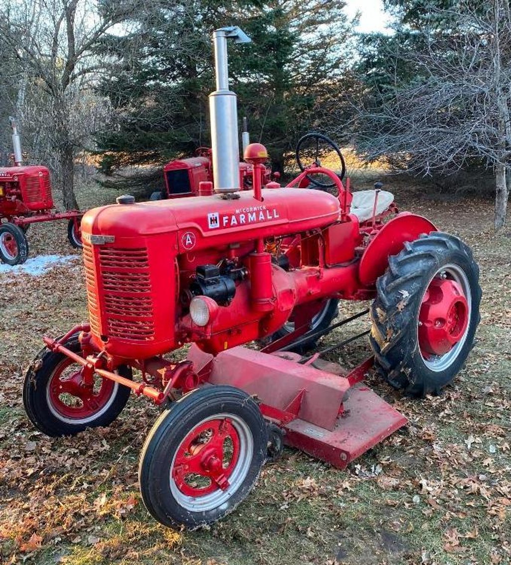 Ray & Barb Mudrick Estate: Tractors, Collector Vehicles, Tools & Parts