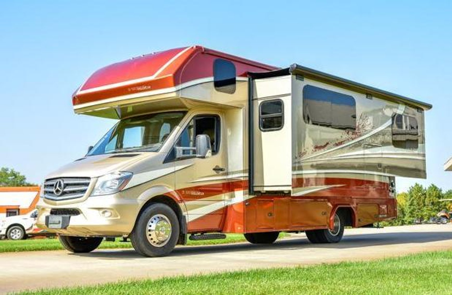 2019 3 Series Isata 24FWM Motorhome